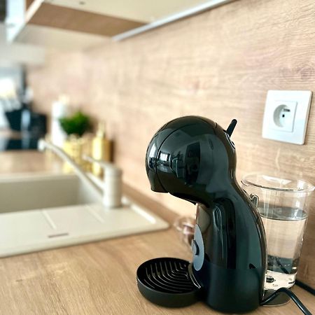 The Elite Suite II Downtown Ac & Garage Parking 브라티슬라바 외부 사진