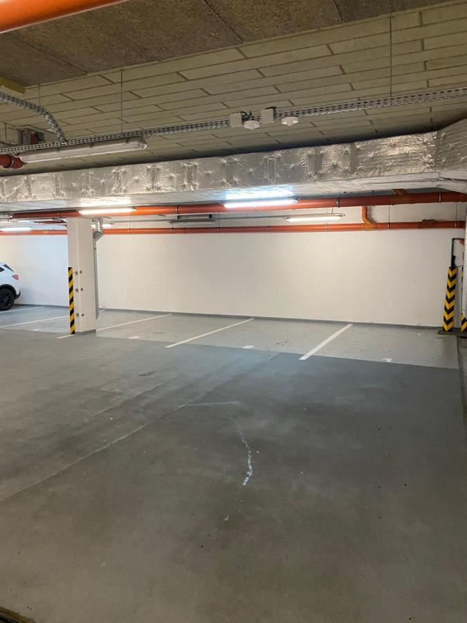 The Elite Suite II Downtown Ac & Garage Parking 브라티슬라바 외부 사진