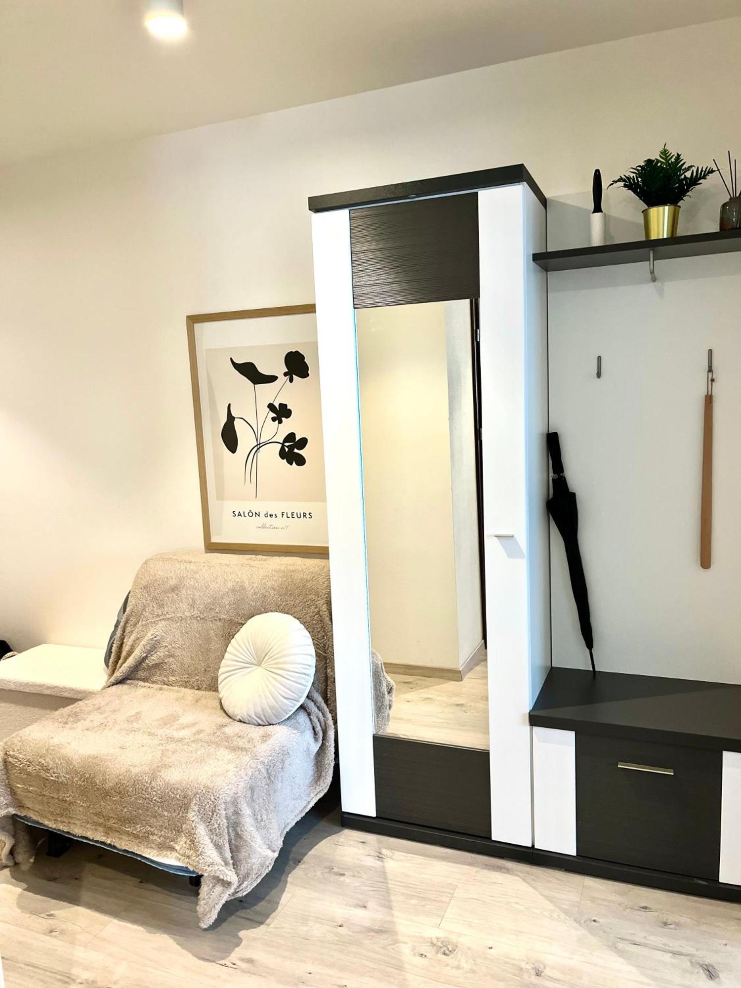 The Elite Suite II Downtown Ac & Garage Parking 브라티슬라바 외부 사진