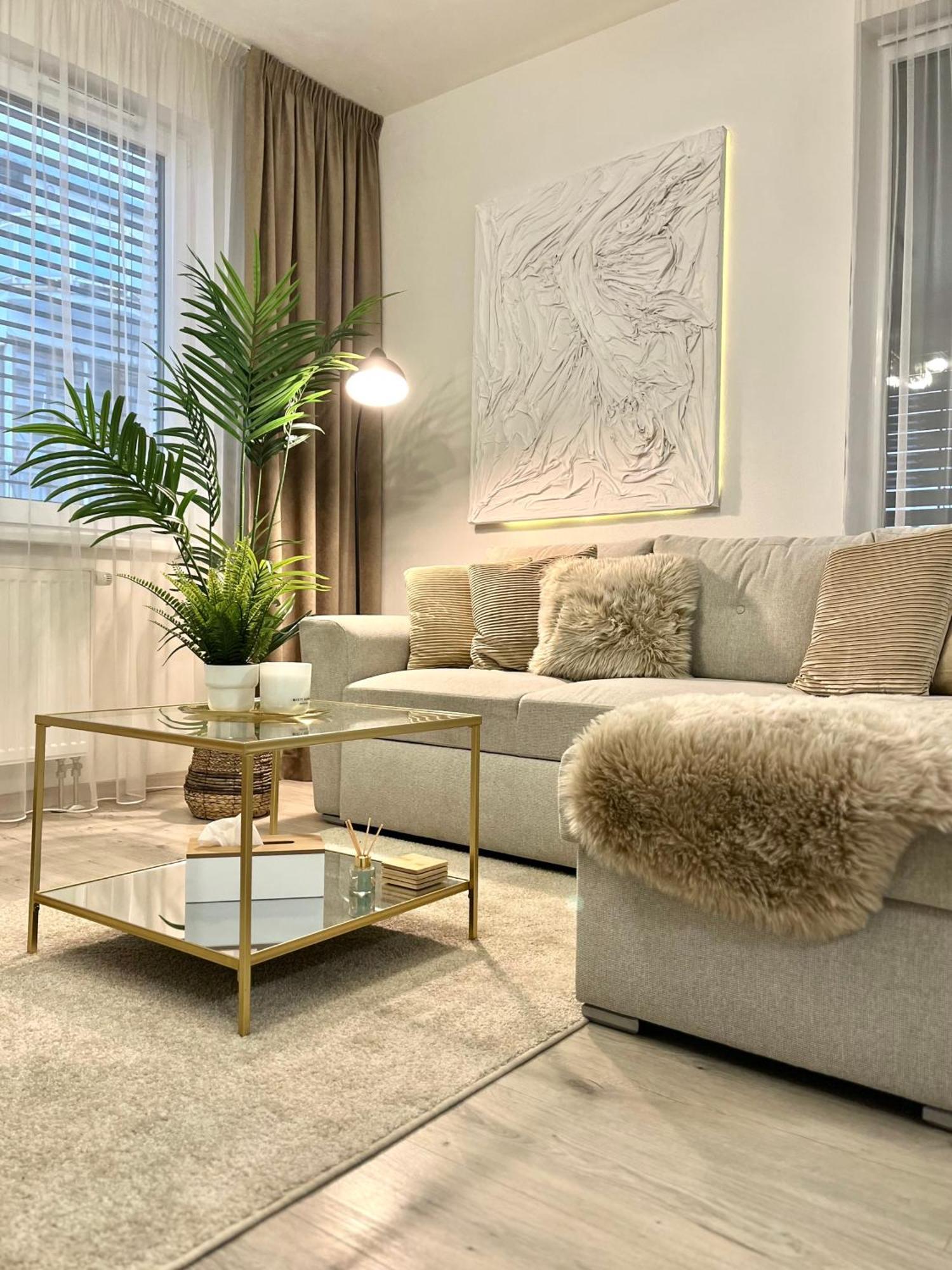 The Elite Suite II Downtown Ac & Garage Parking 브라티슬라바 외부 사진