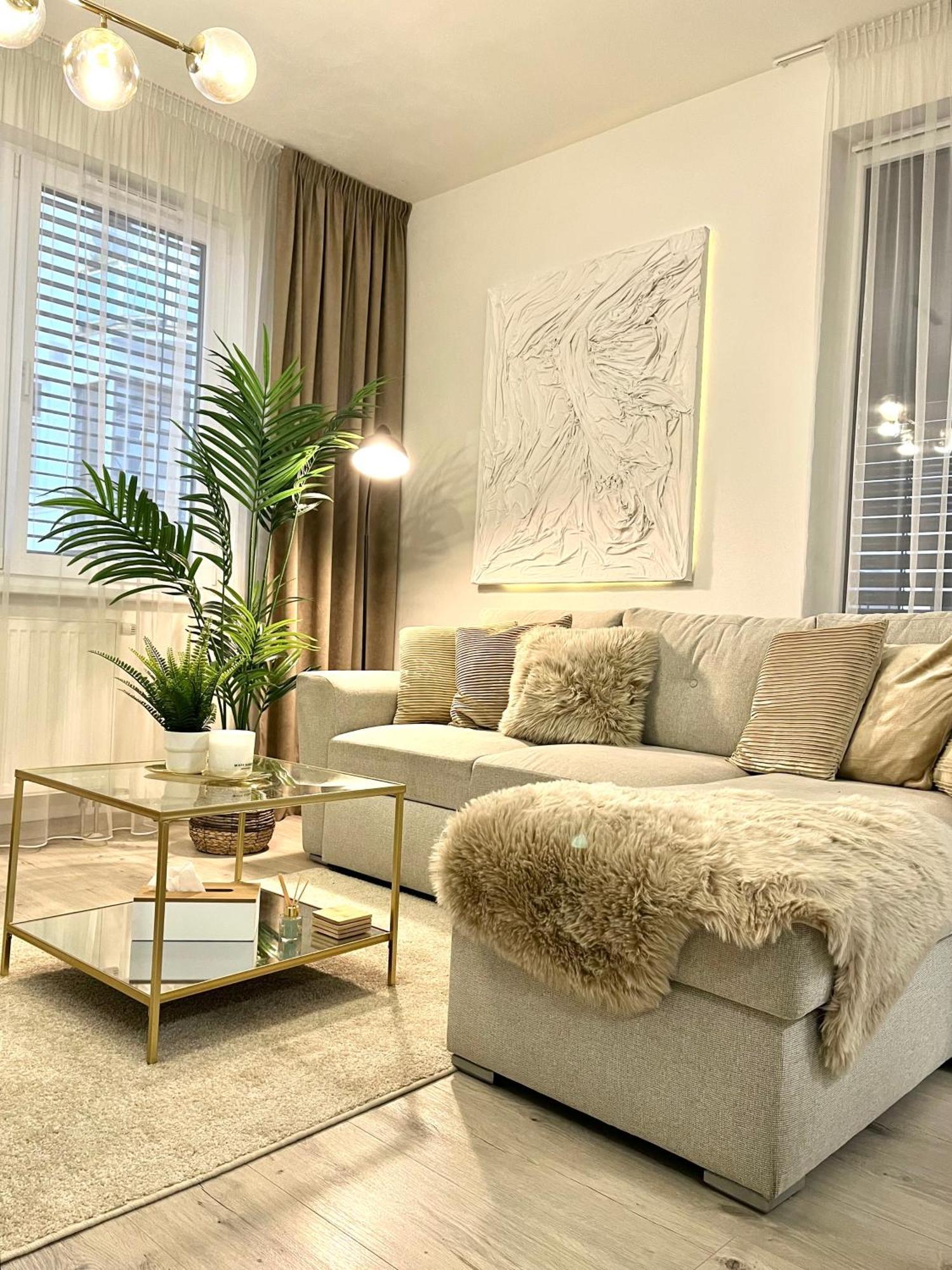 The Elite Suite II Downtown Ac & Garage Parking 브라티슬라바 외부 사진